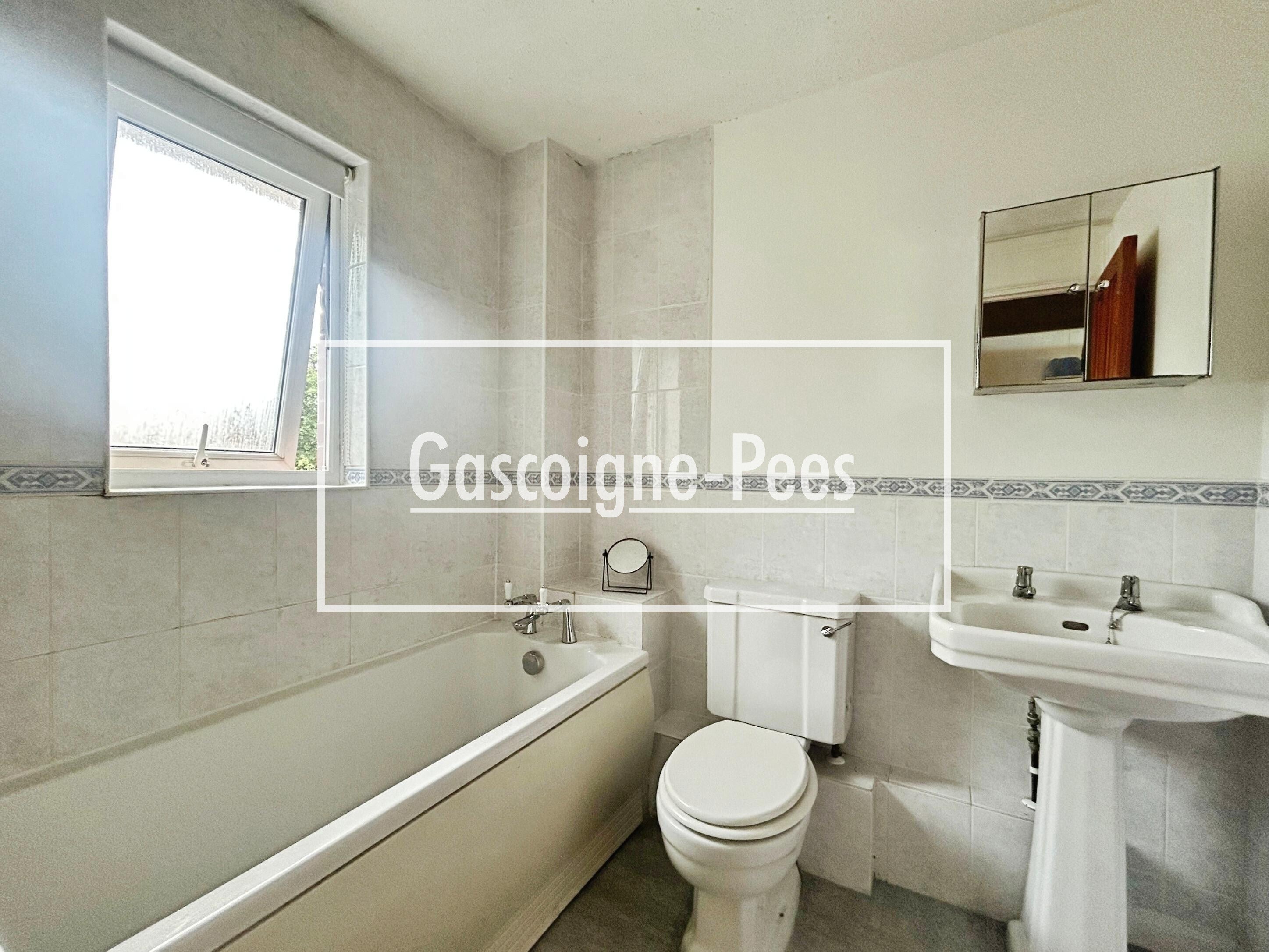 House Cedar Close in Basingstoke and Deane