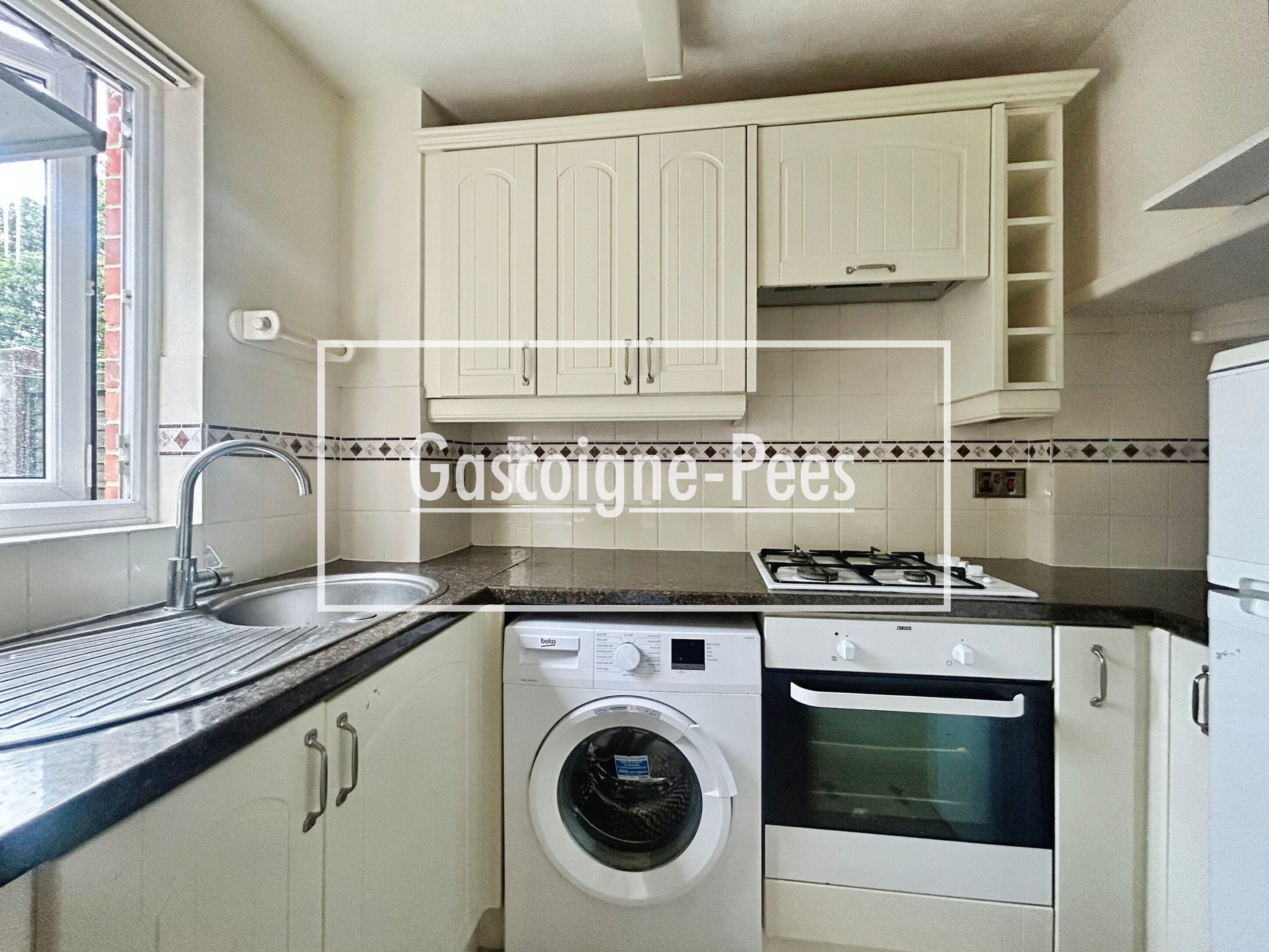 House Cedar Close in Basingstoke and Deane