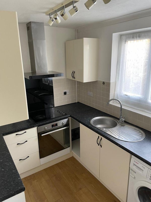 Flat Michaelmas Road in Coventry