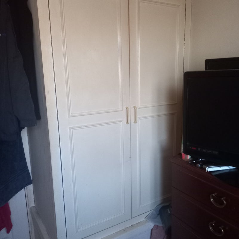 Room Galahad Road in Crawley