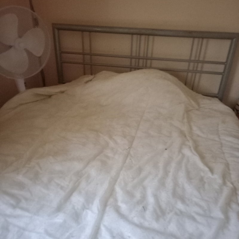 Room Galahad Road in Crawley
