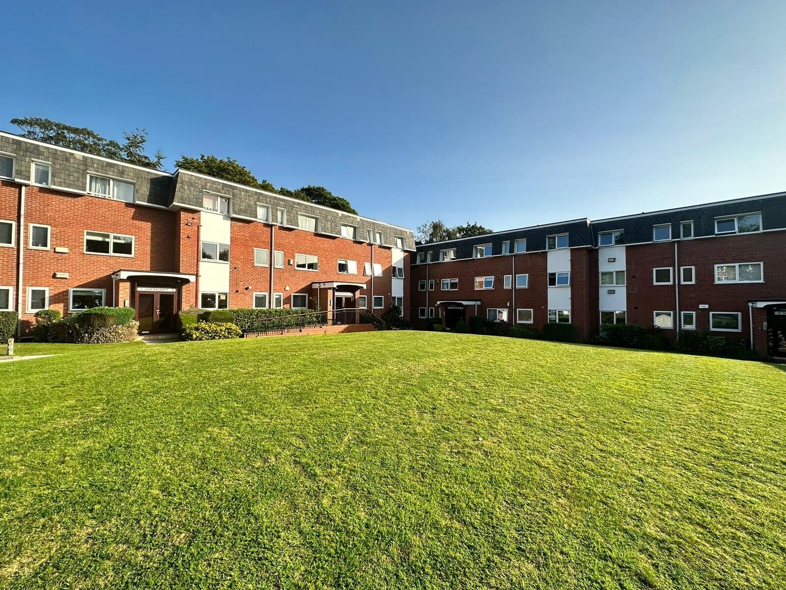 Flat Bidston Road in Oxton