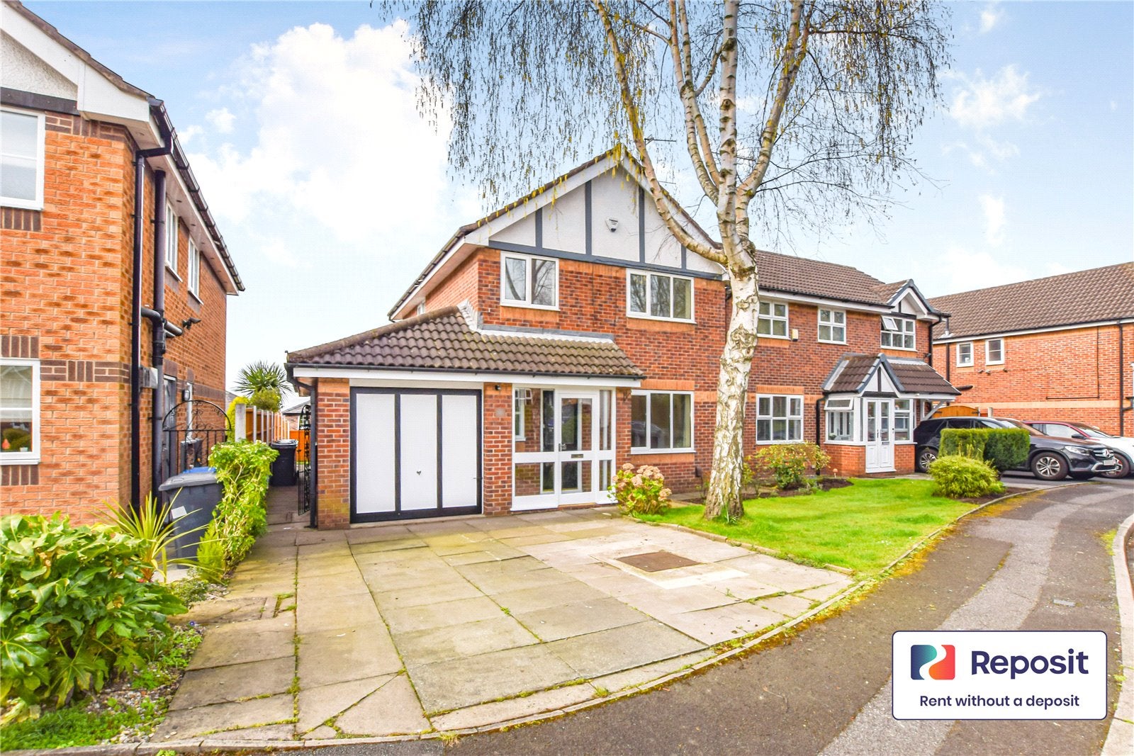 House Weylands Grove in Salford