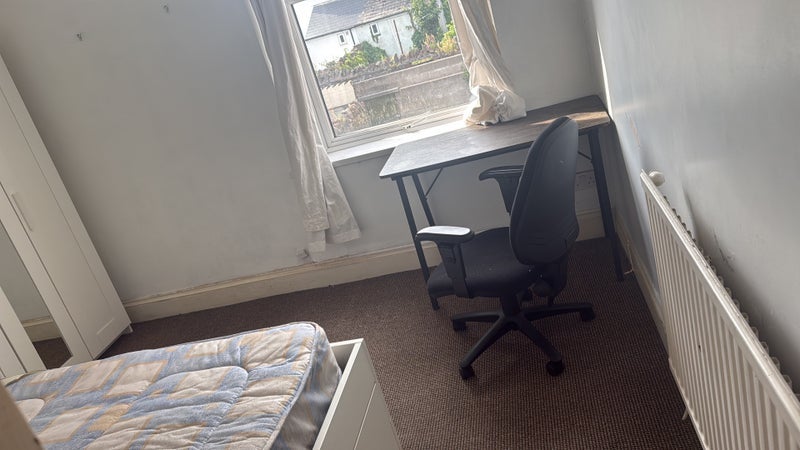 Room Morlais Street in Cardiff