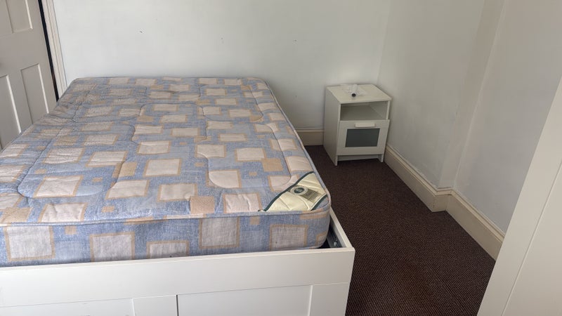 Room Morlais Street in Cardiff