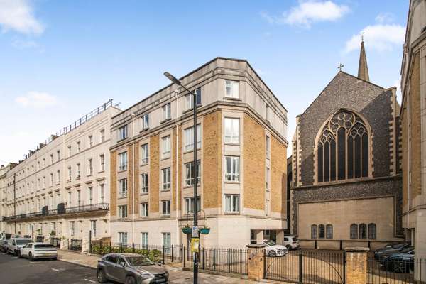 Flat Gloucester Terrace in City of Westminster