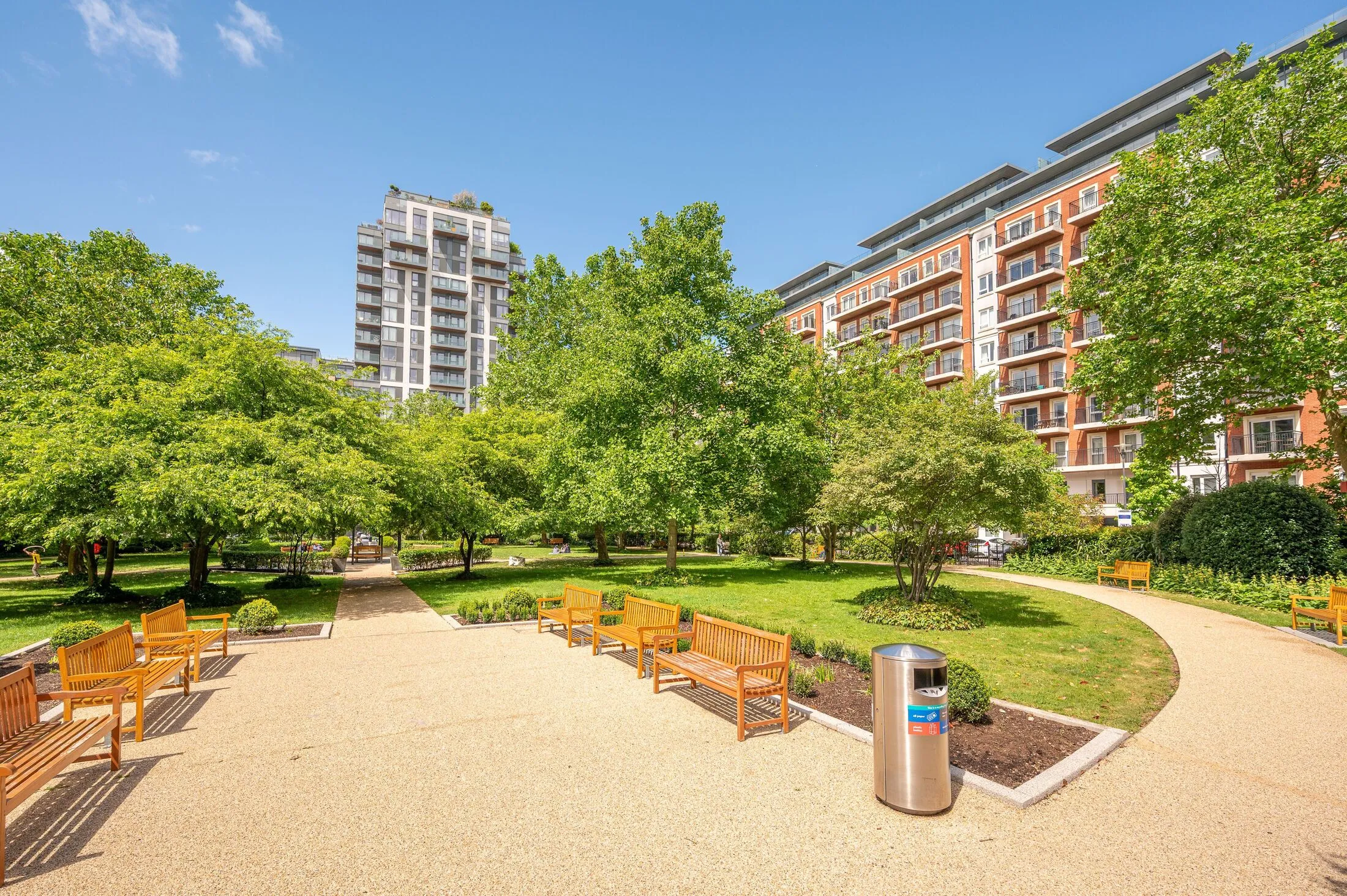 Flat Beaufort Square in Greater London