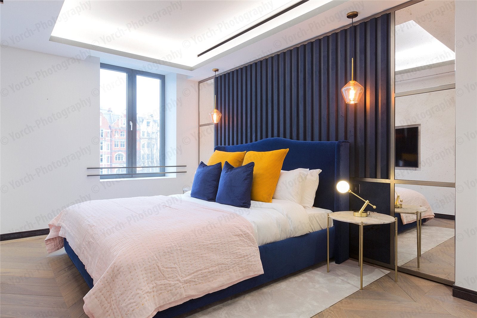 Flat Golden Square in City of Westminster