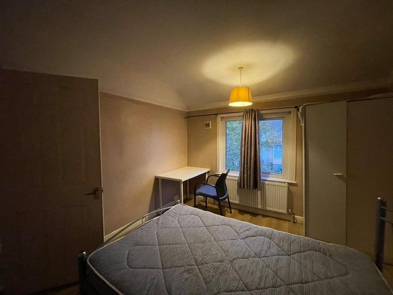Flat Eighth Avenue in Filton