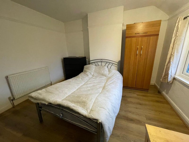Flat Eighth Avenue in Filton