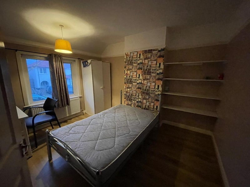 Flat Eighth Avenue in Filton