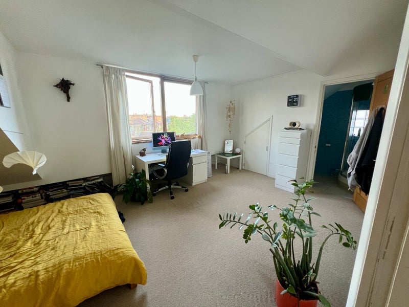 Room Ronin Mews in Greater London