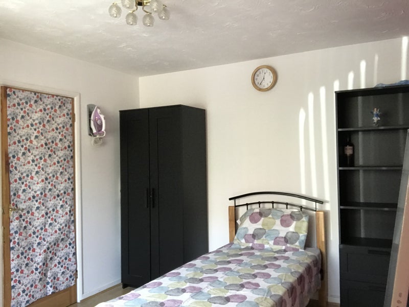 Room Tresham Close in Bristol
