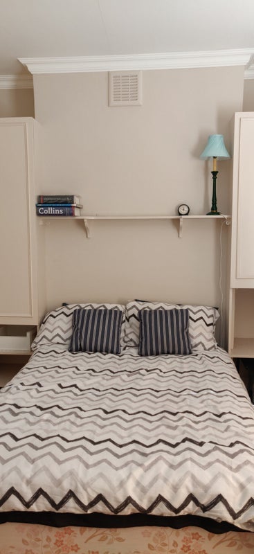Room Marne Street in City of Westminster