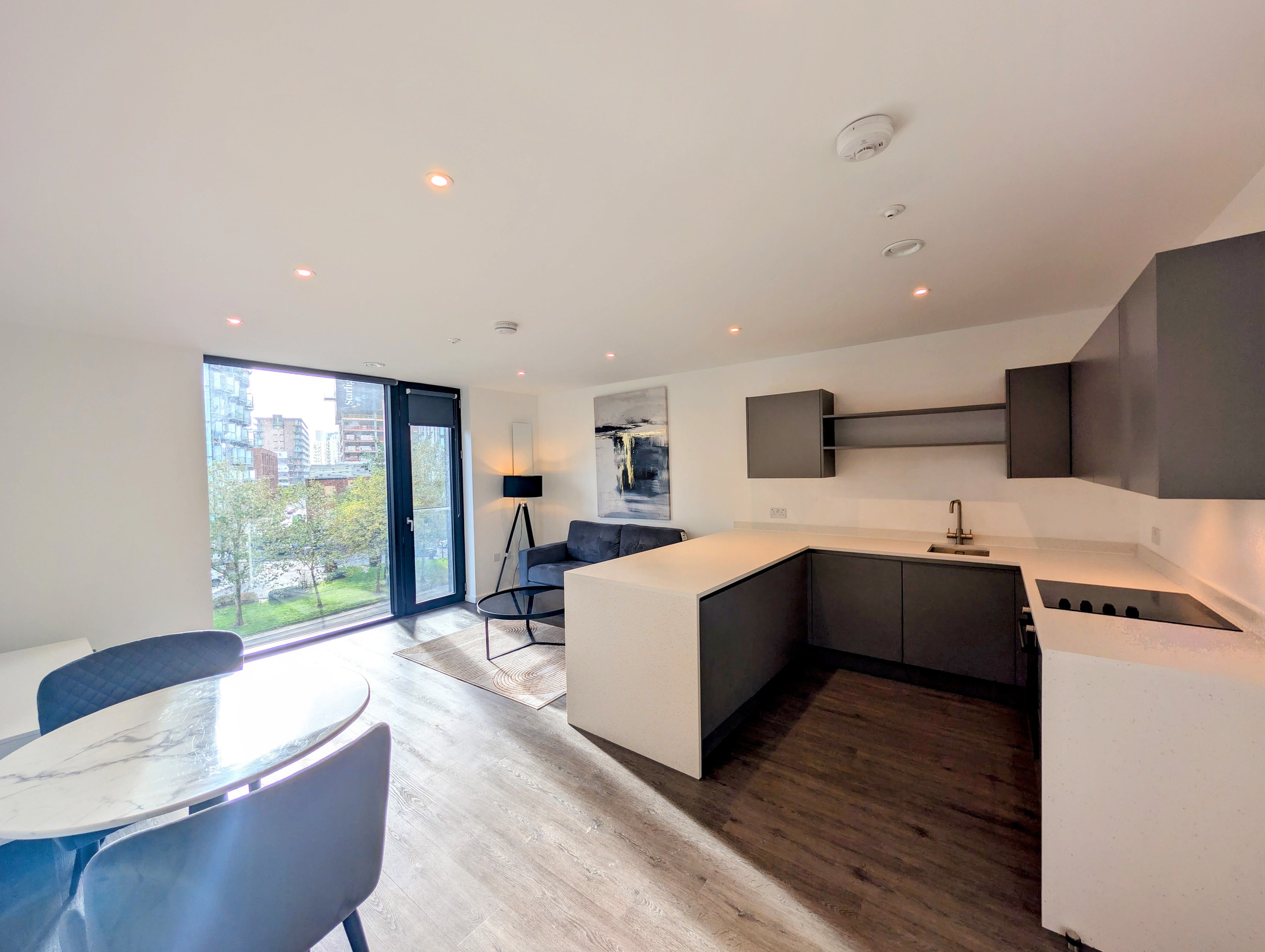 Flat Trinity Way in Salford
