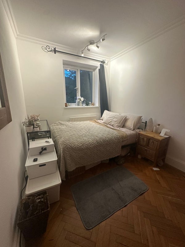 Room St. John's Drive in Greater London