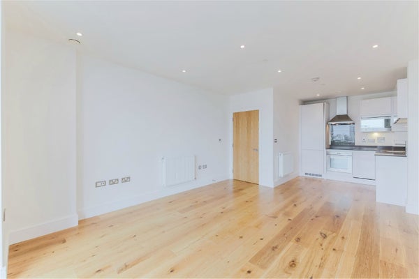 Flat Hoy Street in London
