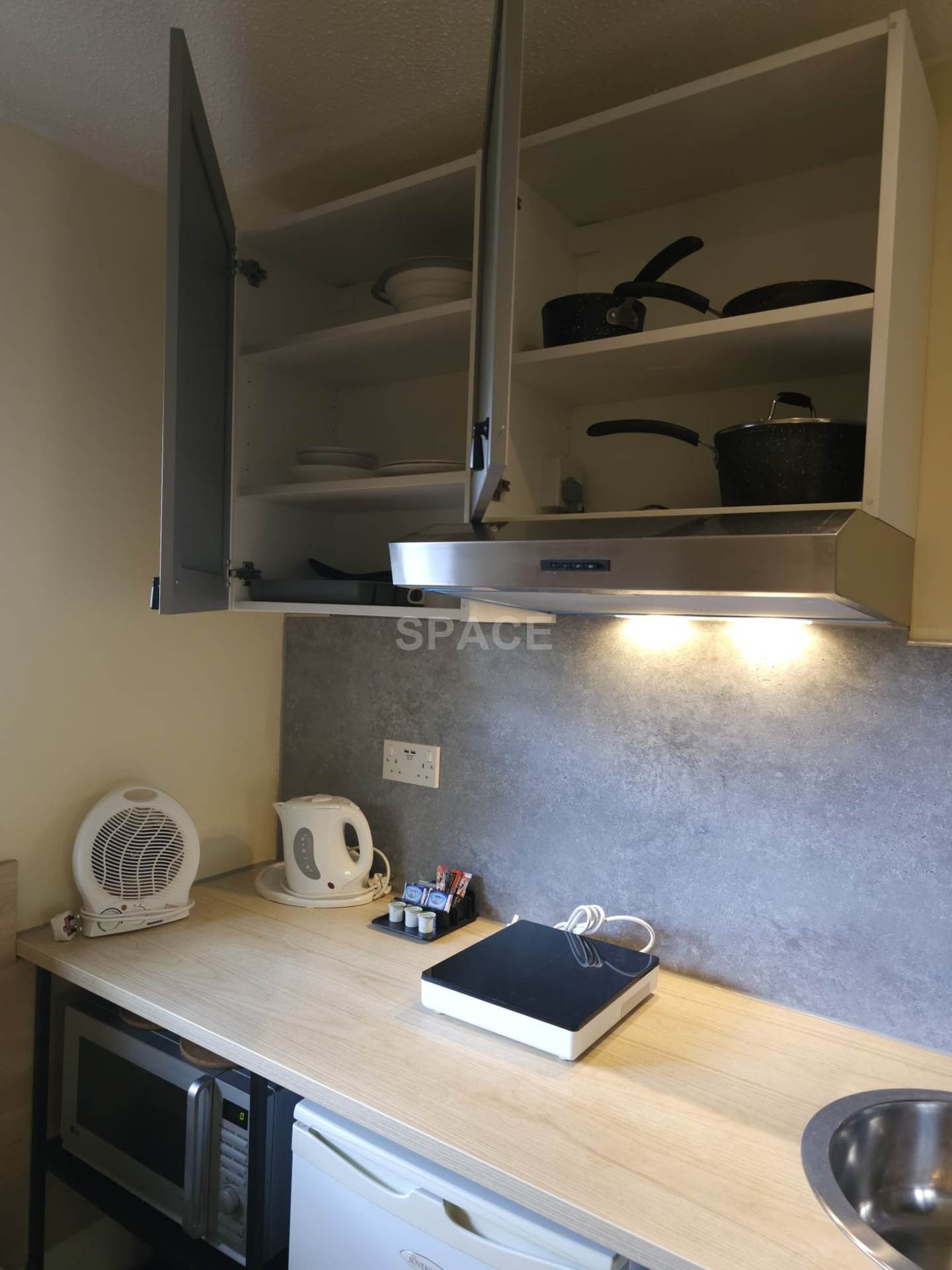 Flat Connaught Road in Reading