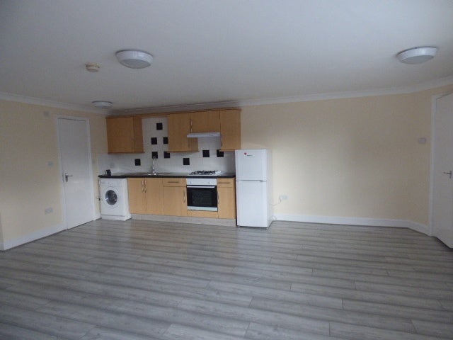 Flat Lynn Road in Greater London