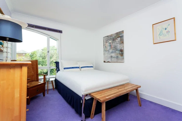 Flat Caledonian Road in Greater London