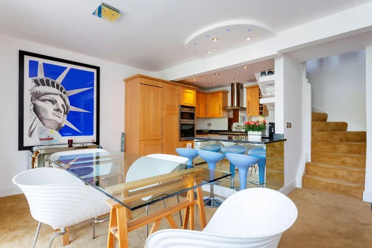 Flat Caledonian Road in Greater London