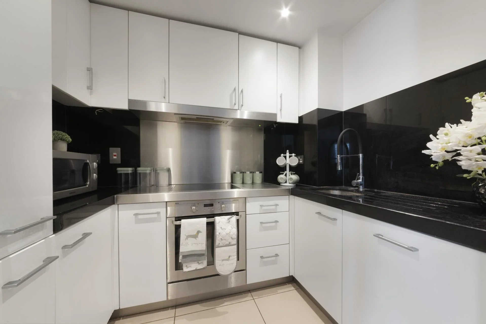 Flat Fairmont Avenue in Greater London