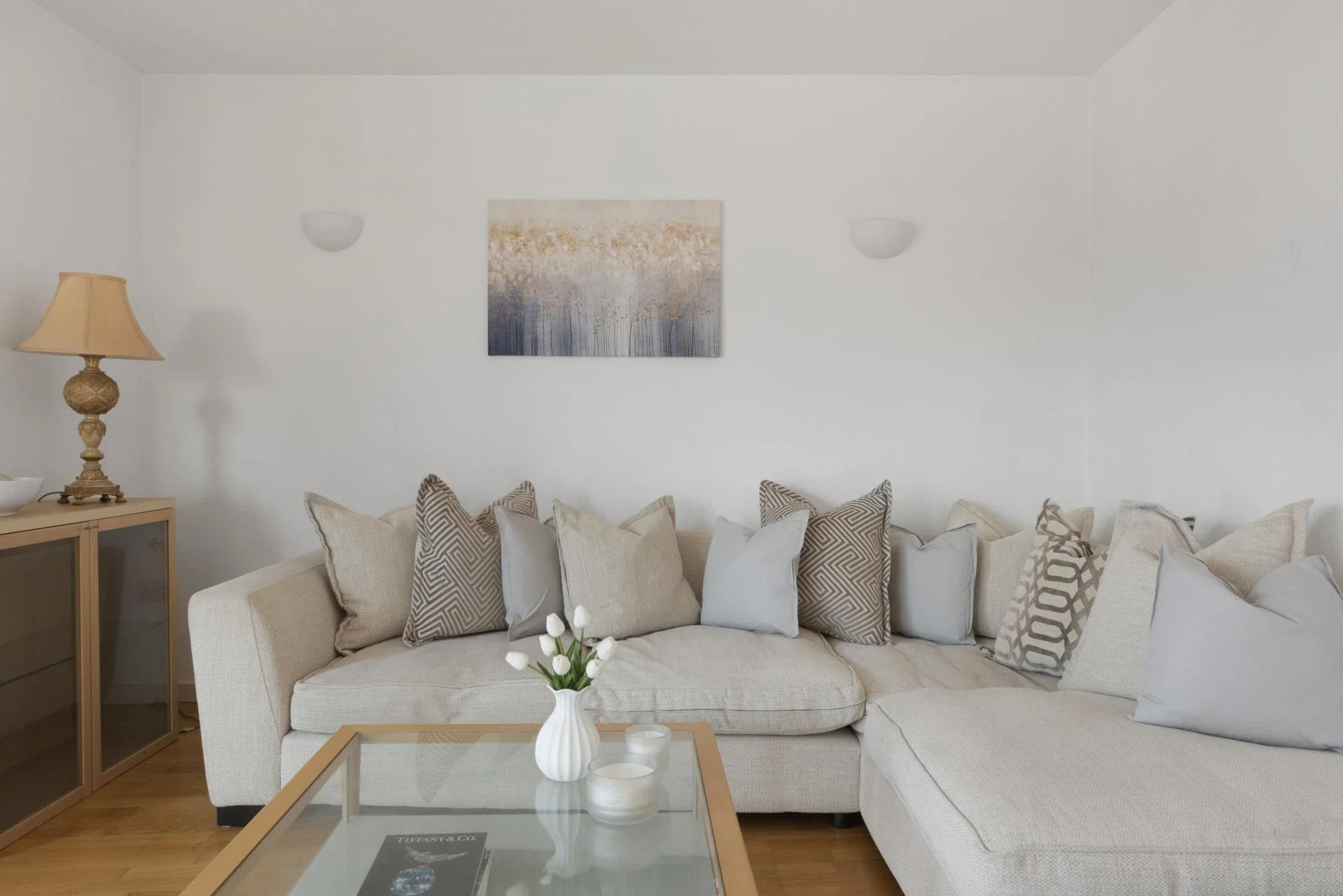 Flat Fairmont Avenue in Greater London