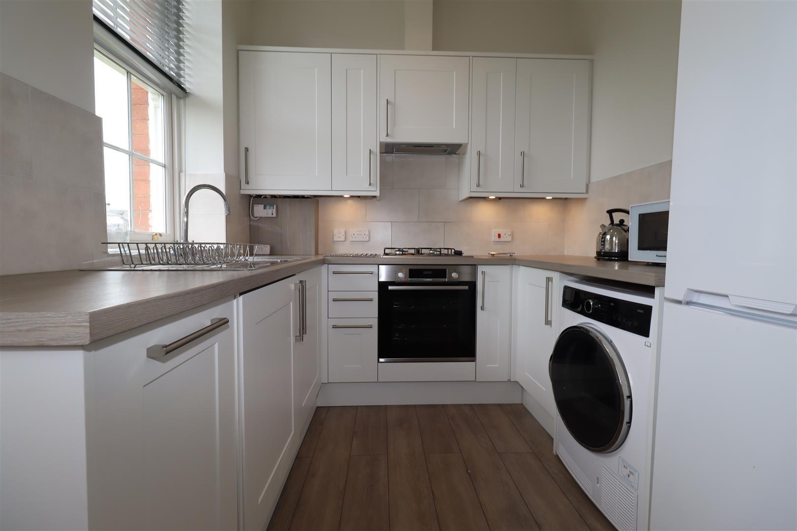 Flat Kensington Square in Macclesfield