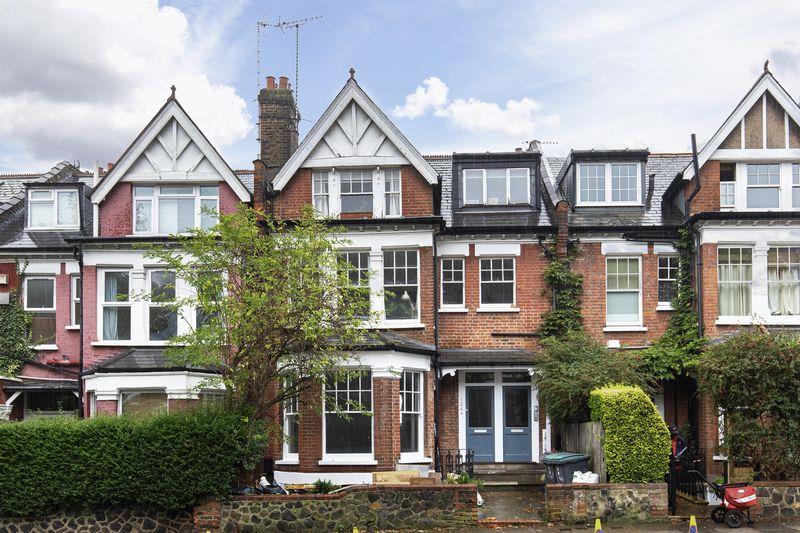 Flat Muswell Hill Road in Greater London