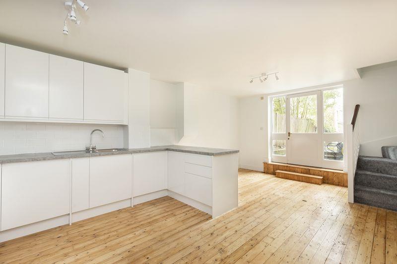 Flat Muswell Hill Road in Greater London