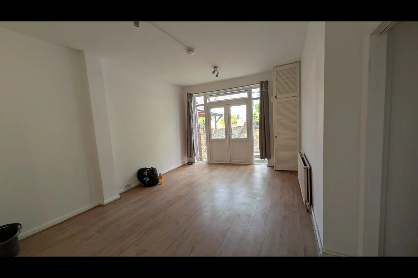Flat Selborne Road in Greater London