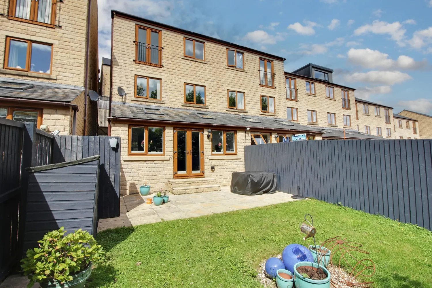 House Greenside Gardens in Calderdale