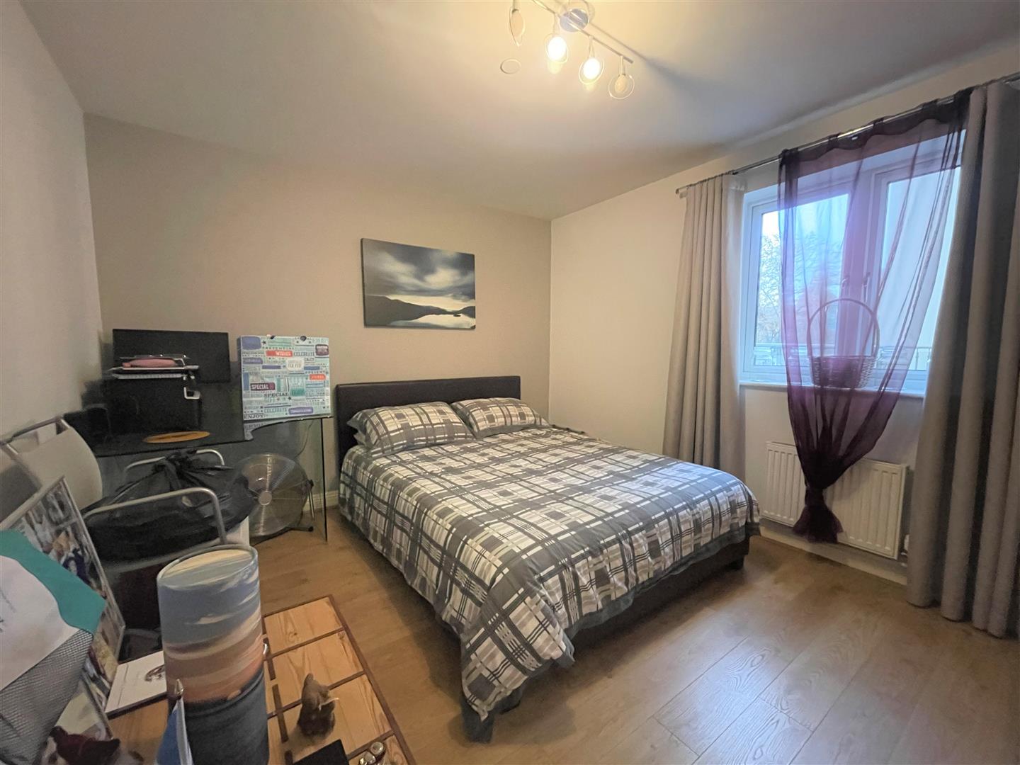 Flat Clockhouse Road in Rushmoor