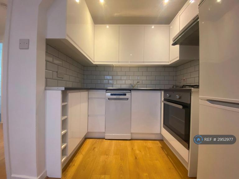Flat Bartholomew Close in Greater London
