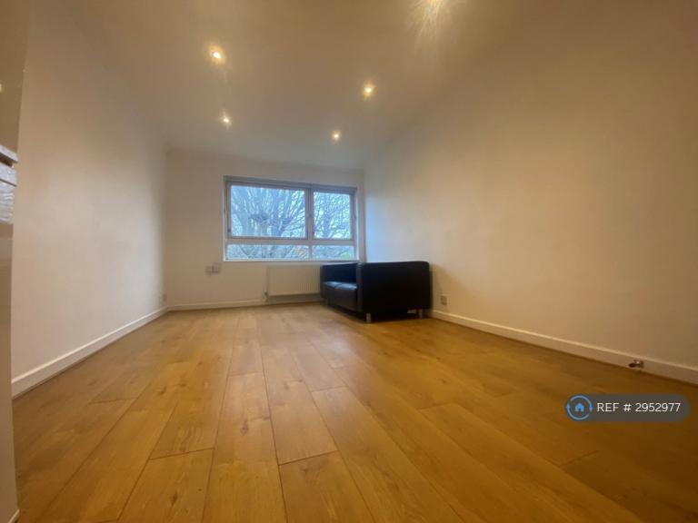 Flat Bartholomew Close in Greater London