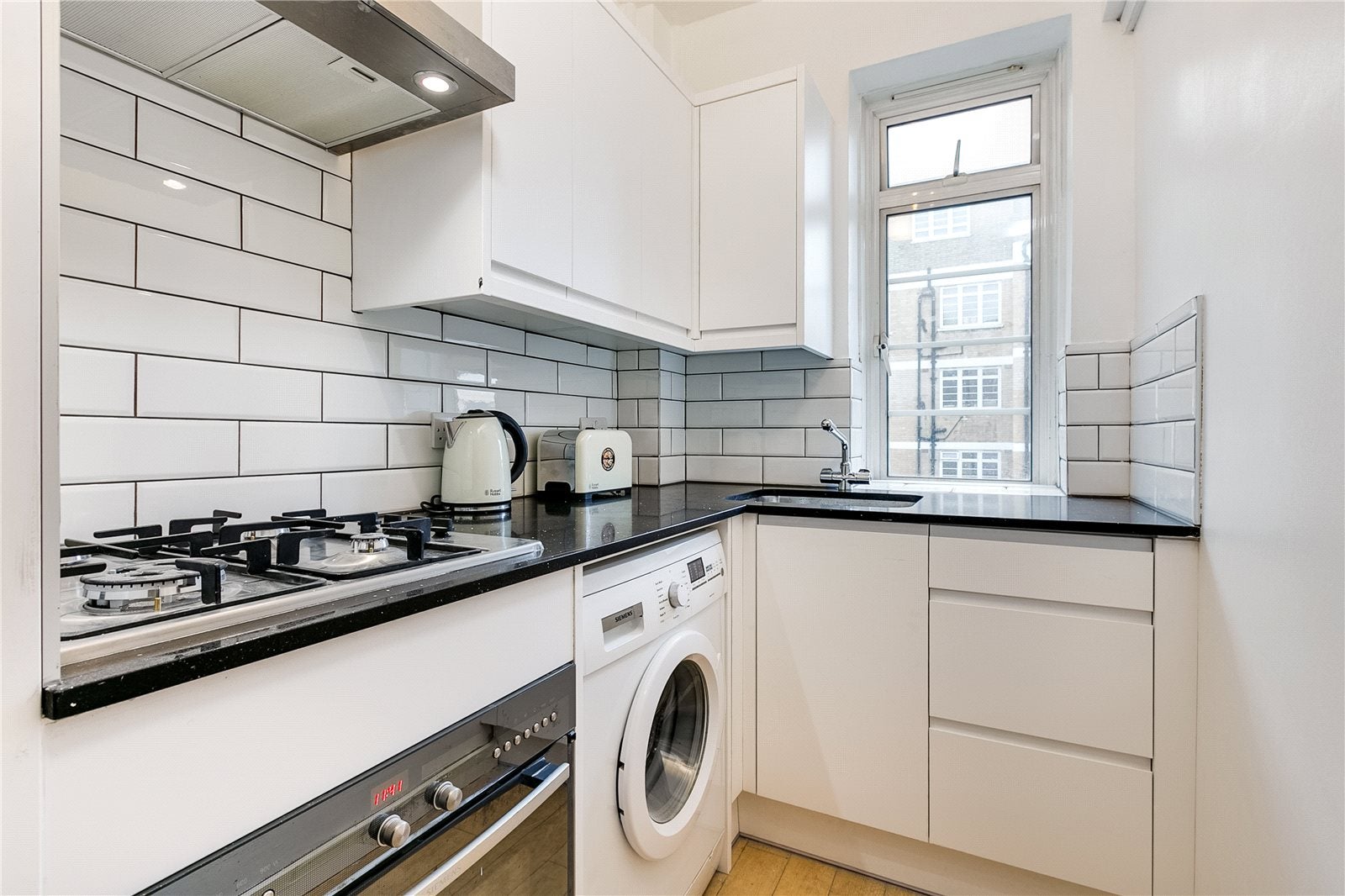 Flat Old Brompton Road in Greater London