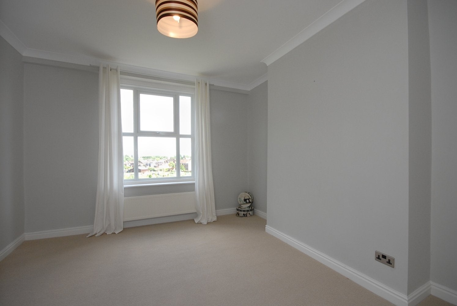 Flat Stuart Road in Greater London