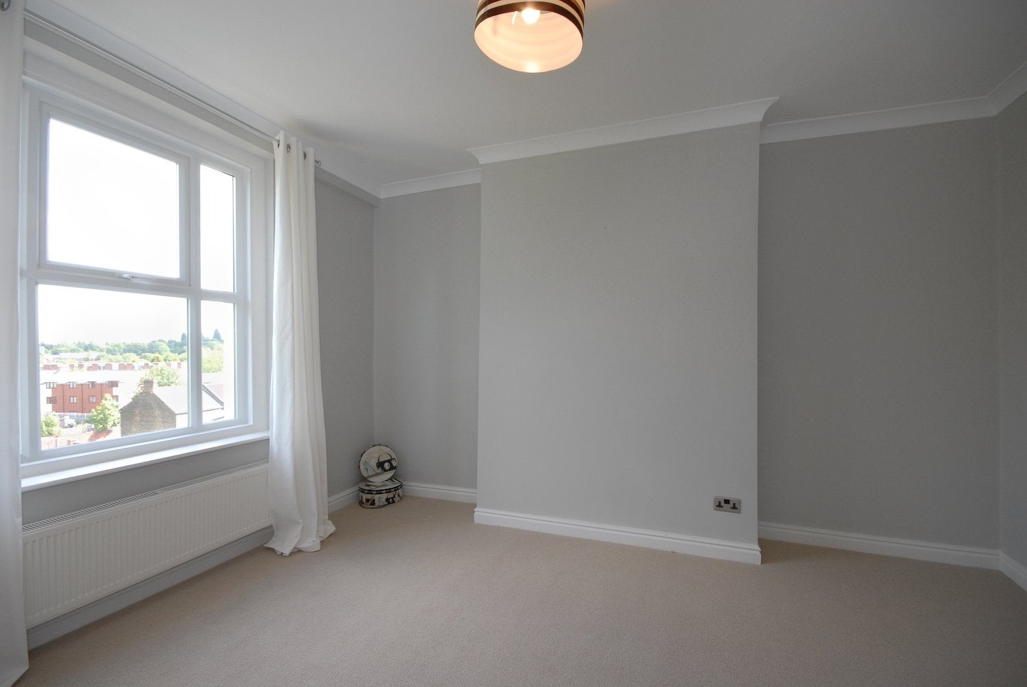 Flat Stuart Road in Greater London