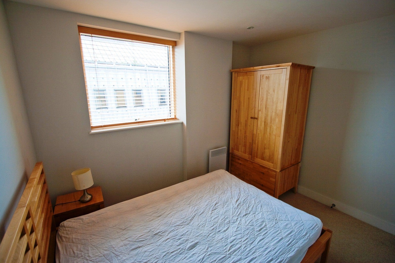 Flat Merchants Place in Reading