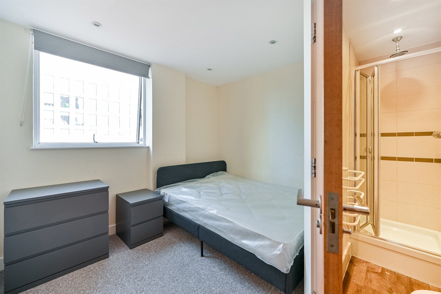Flat Garrard Street in Reading