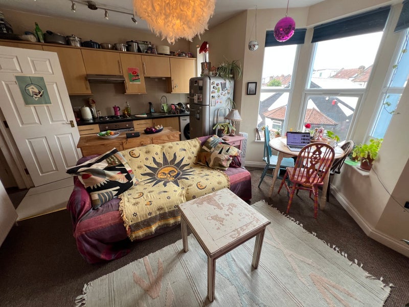 Room Mina Road in Bristol