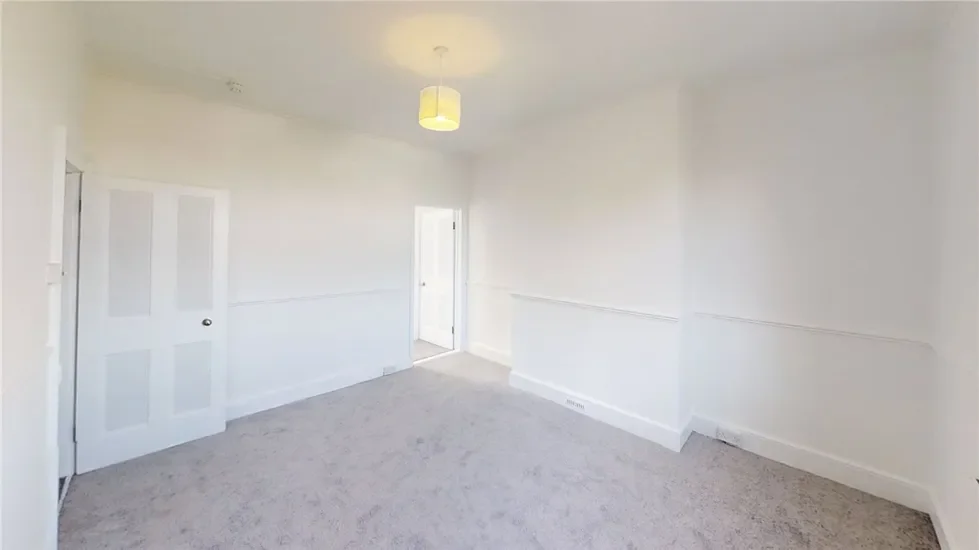 Flat Epsom Road in Guildford
