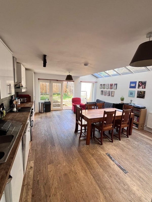 Room Leander Road in Greater London