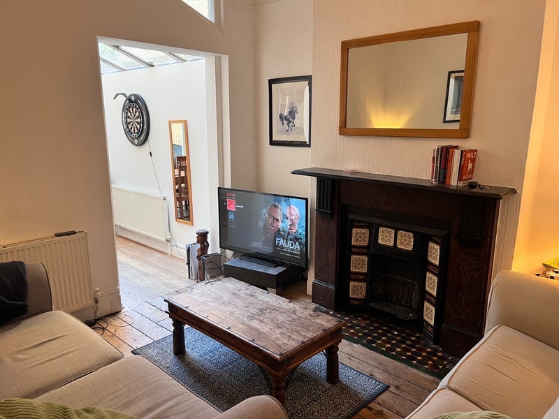 Room Leander Road in Greater London