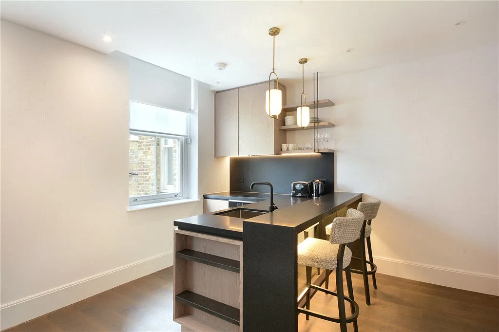 Flat Old Brompton Road in Greater London