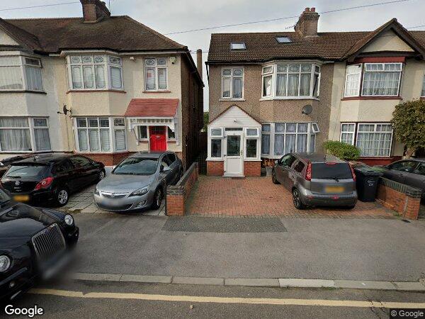 Room Wadeville Avenue in Greater London