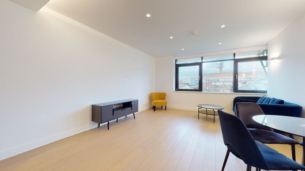 Flat Great West Road in Greater London