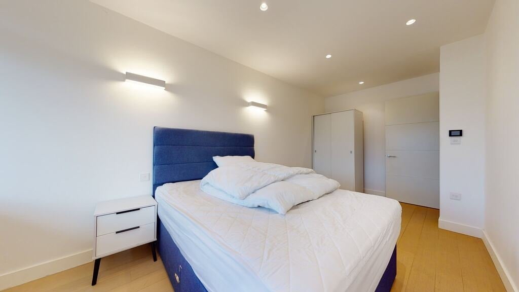 Flat Great West Road in Greater London