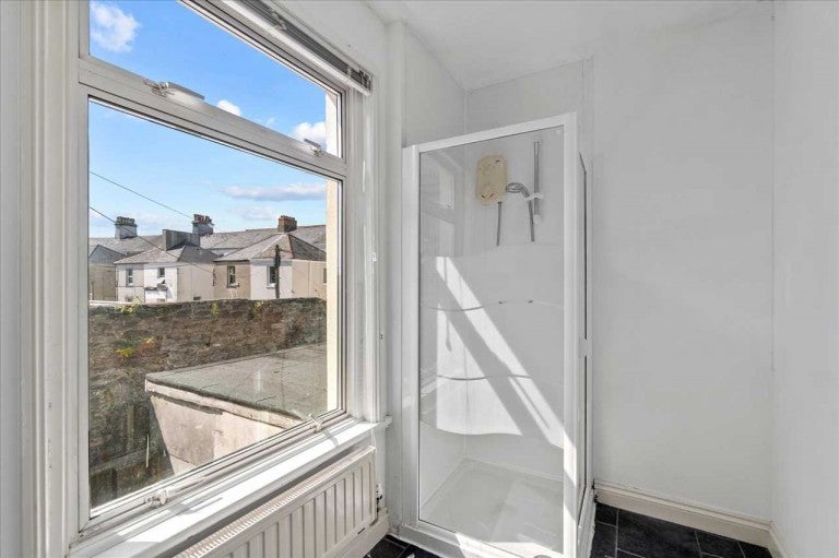 Room Allendale Road in Plymouth