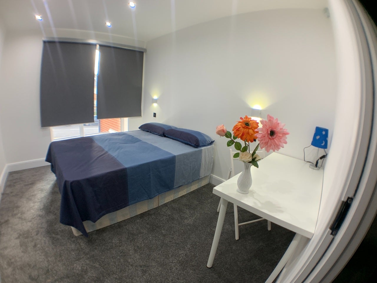 Room Chambers Lane in Greater London